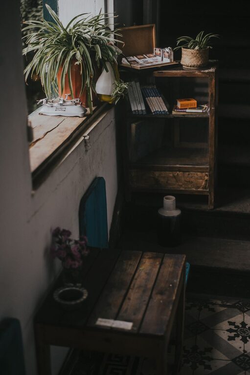 Tips for Creating a Cozy and Inviting Reading Nook in Your Home